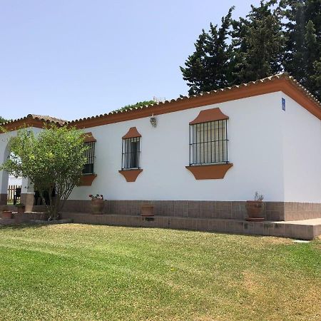 Chalet Con Piscina, Amplio Jardin Y Aire Acondicionado Chiclana de la Frontera Exterior photo