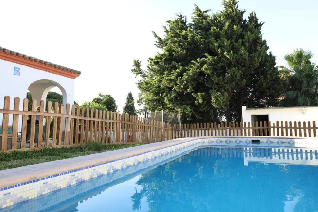 Chalet Con Piscina, Amplio Jardin Y Aire Acondicionado Chiclana de la Frontera Exterior photo